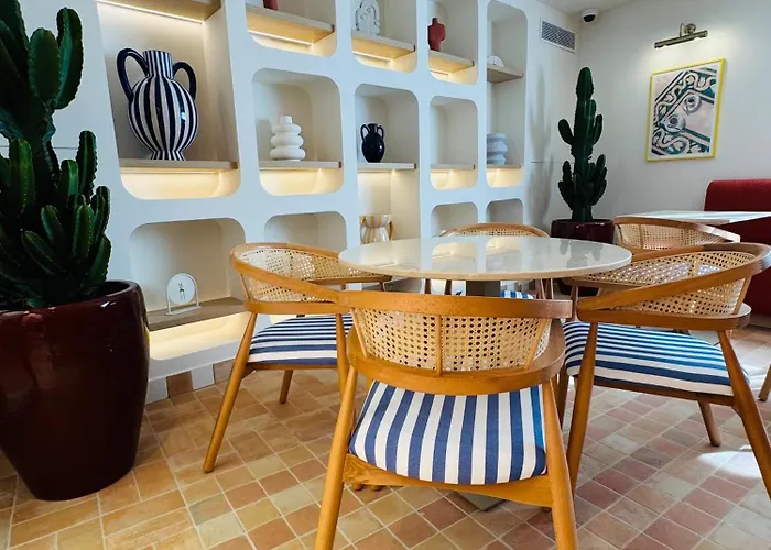 Narev's Hotel Menton