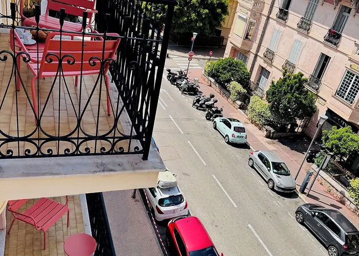 Narev's Hotel Menton